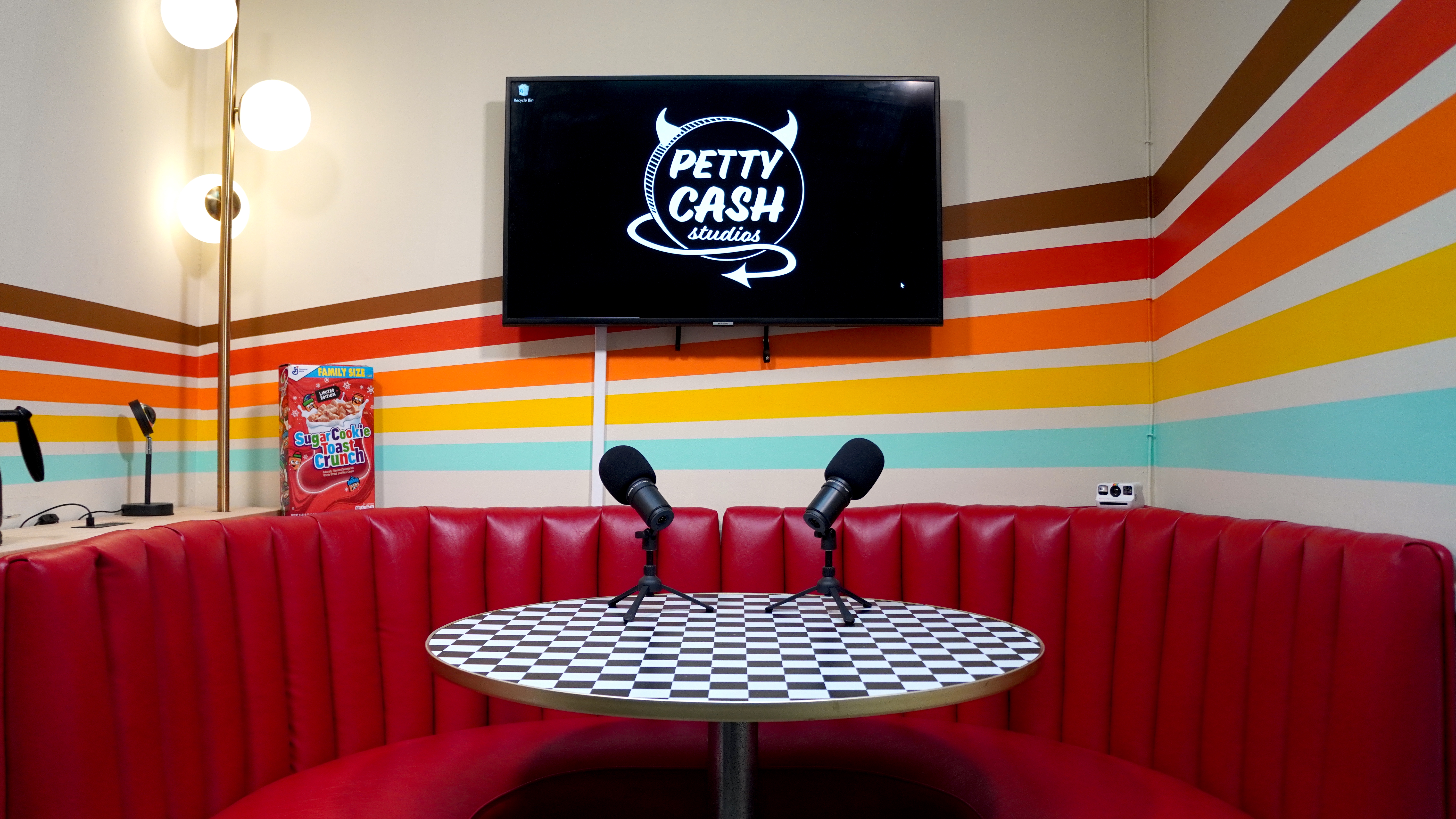 The Retro Room - Hero